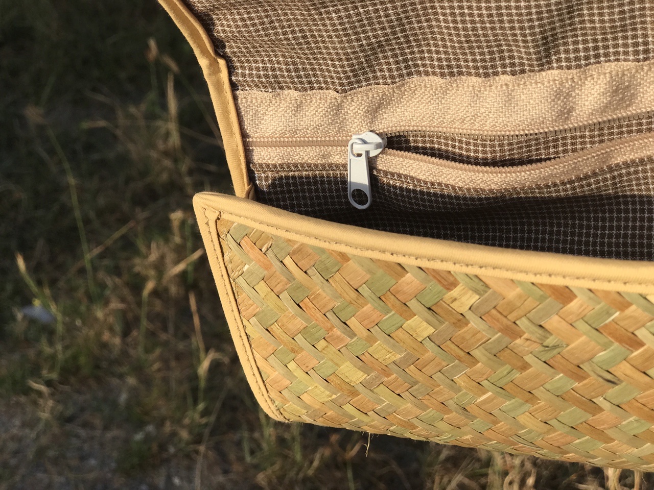 Điểm độc đáo của ví bàng cầm tay