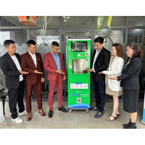 SUM GROUP TRẢI NGHIỆM TỦ GIẶT NÓN BẢO HIỂM VOLTGO – GIẢI PHÁP VỆ SINH THÔNG MINH CHO NGƯỜI DÙNG HIỆN ĐẠI